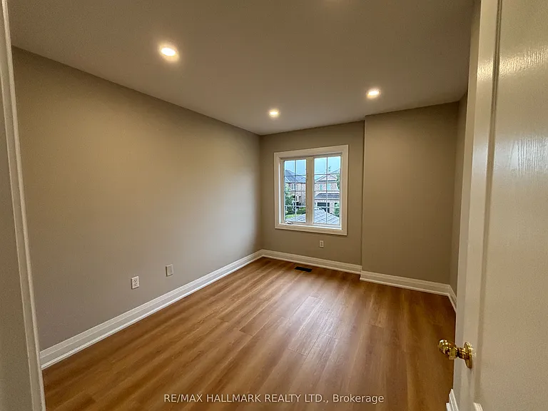 3234 Raindance Cres — Photo 26