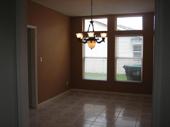 5th image of 3562 Molona Dr