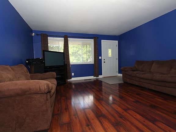 3rd image of 766 N Hill Ln