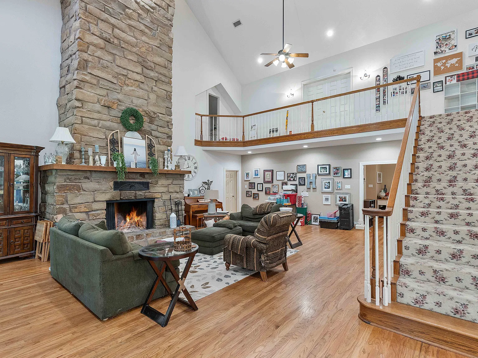 4 bed, 4300 sqft, $2,800 — Photo 3