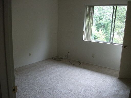 5th image of 600 Cabrillo Park Ct APT 19
