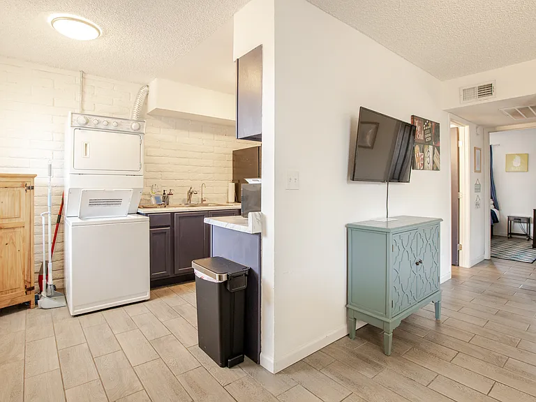 7031 N 80th Ave #1 — Photo 9