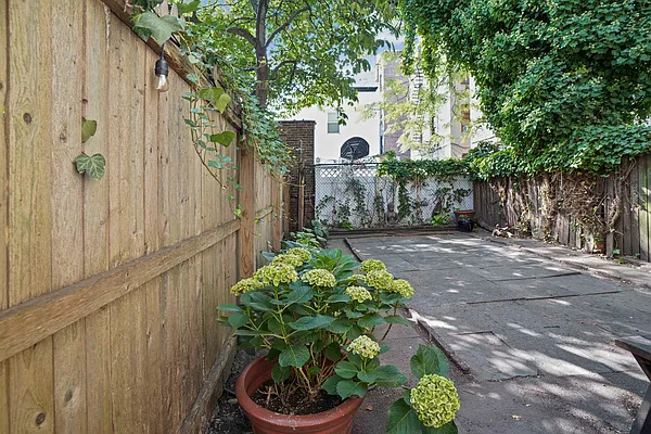 Rented by Daniel Gale Sotheby's International Realty | media 16