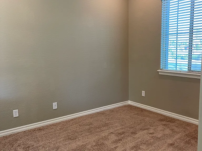 2543 E Penedes Dr — Photo 28