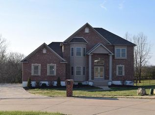 9829 Round Table Ct, Hillsboro, MO 63050