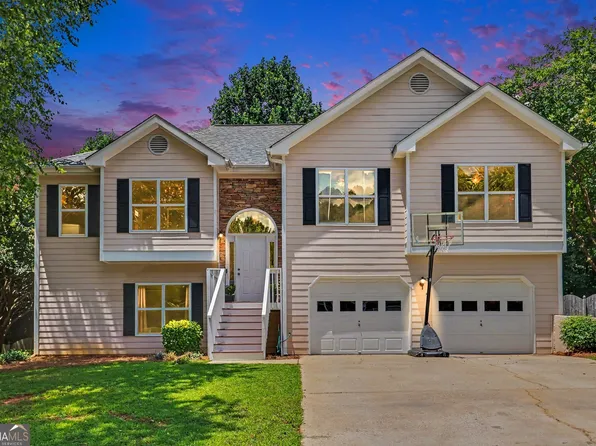6219 Compass Dr, Flowery Branch, GA 30542