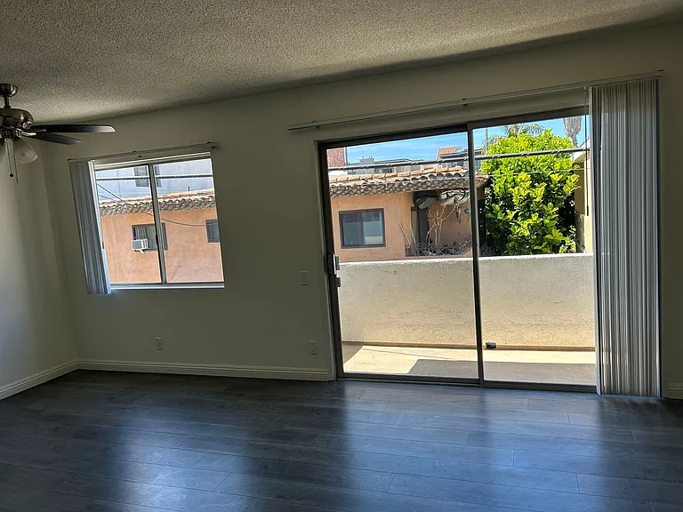 1333 S Bundy Dr — Photo 6