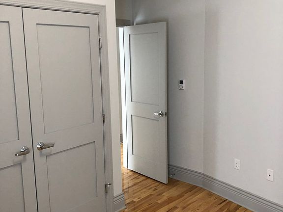 4th image of 20 E Castle St #204