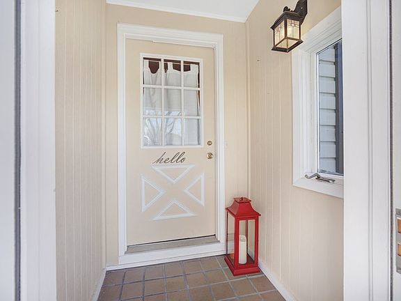 3rd image of 362 Ripley Ct