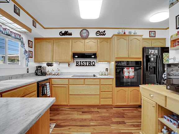 5th image of 156 McKinley Circle