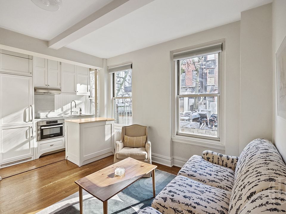 1st image of 325 W 45th St APT 311