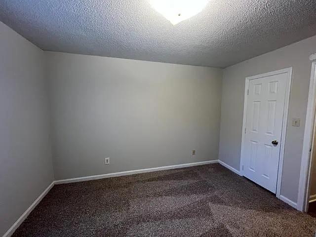 4005 McIntosh St #B — Photo 11
