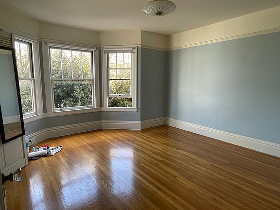 4th image of 305 27th Ave
