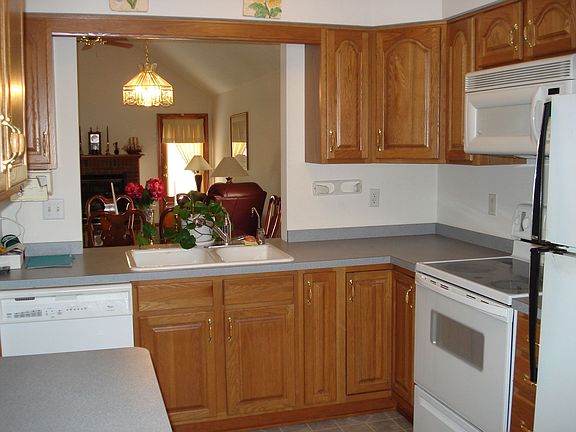 3rd image of 67 Parwood Trl