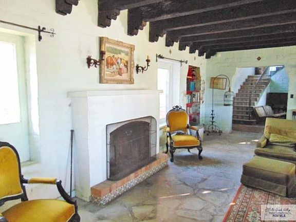 4th image of 129 N Valencia