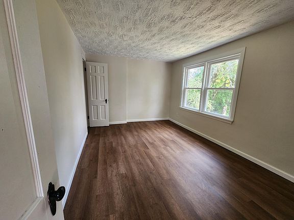 5th image of 802 Winston Dr #802