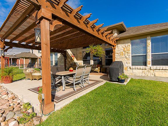 4th image of 903 Wood Mesa Dr