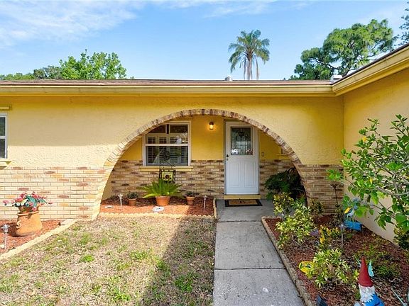 4th image of 2070 Whitney Pl N