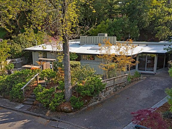 2nd image of 2259 Beverly Way