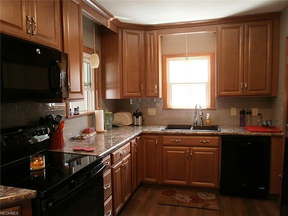 2nd image of 817 Lincoln Ave