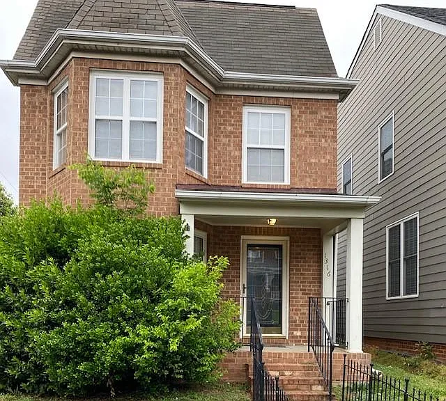 1316 Idlewood Ave — Photo 1