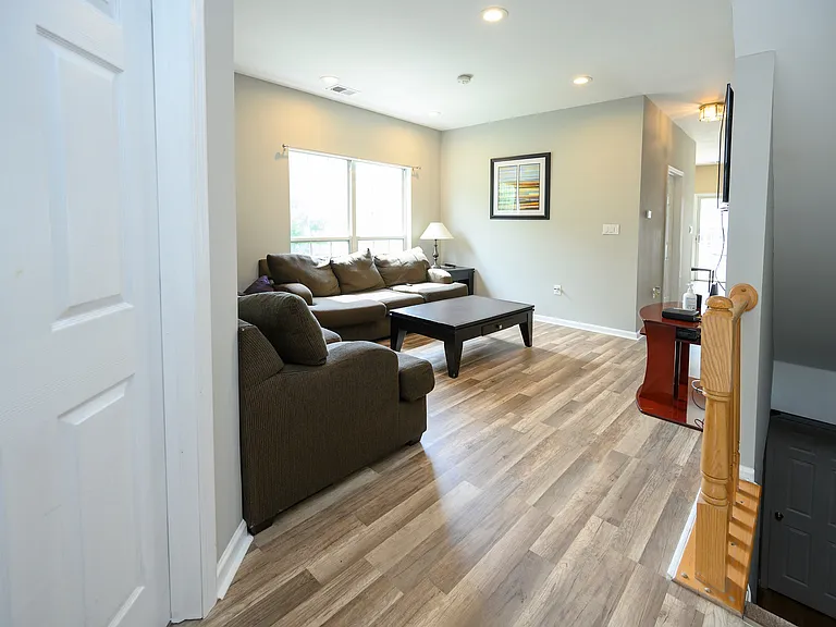 236 Warren St — Photo 1
