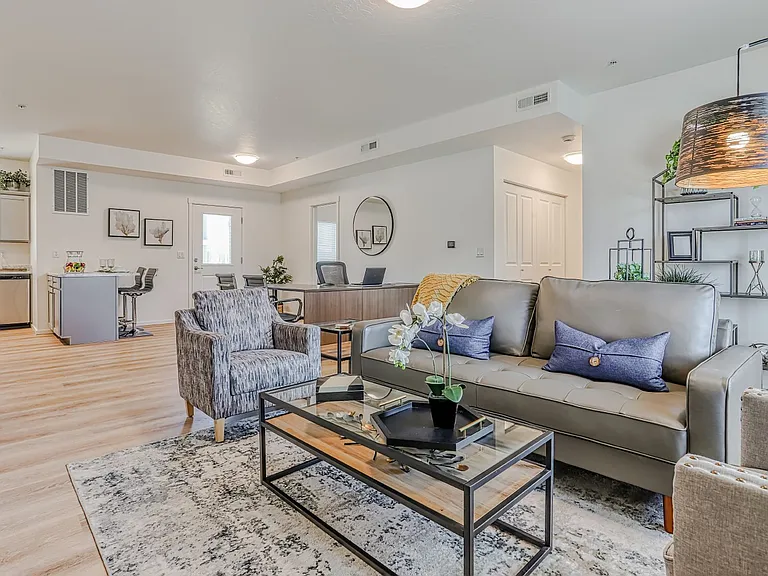 Ridgecrest Apartments — Photo 36