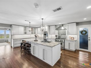 677 Floral Ave, New Braunfels, TX 78130