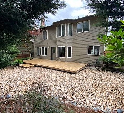 4th image of 10700 NE 32nd Ct
