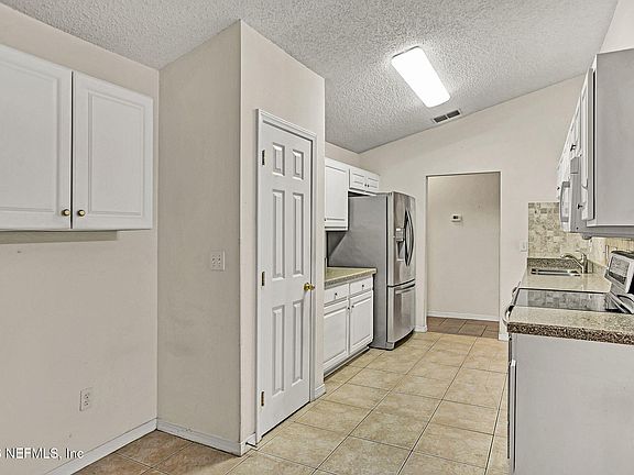 4th image of 7348 IRONSIDE Drive W