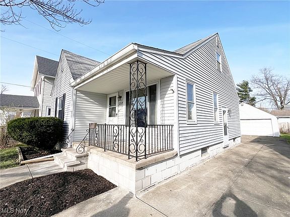 3rd image of 237 Marseilles Ave