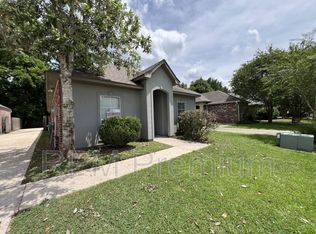 5557 Arialo Dr, Baton Rouge, LA 70820