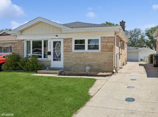8625 Lincoln Dr, Lyons, IL 60534