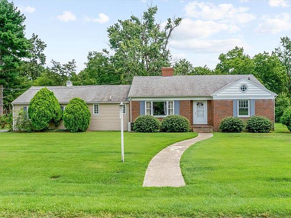 2nd image of 106 Lee Dr