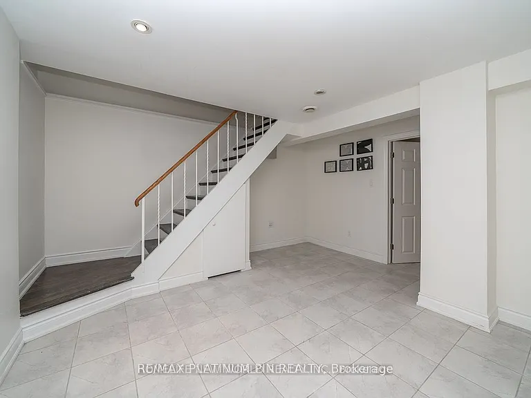 61 Snowcrest Ave #BASEMENT — Photo 2