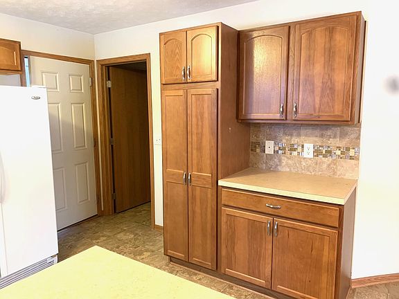 5th image of 7815 Phares Dr