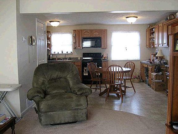 4th image of 138 Woodlands Way Unit 138