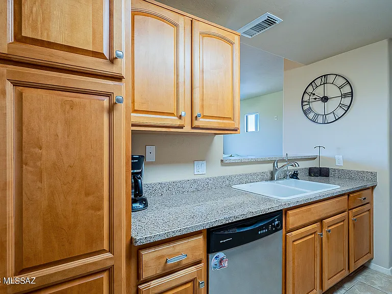 2550 E River Rd #16305 — Photo 14