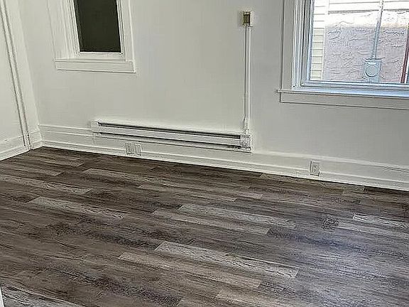 3rd image of 129 E Roosevelt Blvd