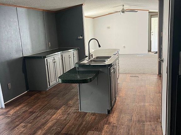 4th image of 663 Middle Patch Rd