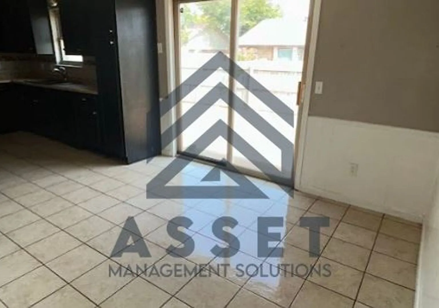 605 Jasmine Place — Photo 3
