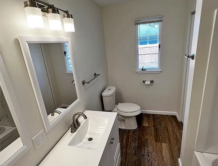 4504 Chatham Dr — Photo 10