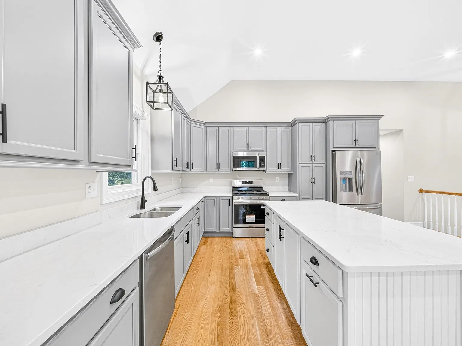 3 bed, 2.0 bath, 1797 sqft, $3,800 — Photo 4