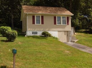 14 Shore Dr, Mahopac, NY 10541