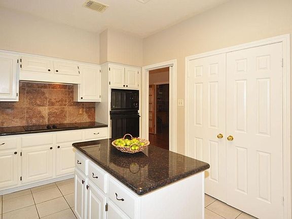 4th image of 7523 Shangrila Ln
