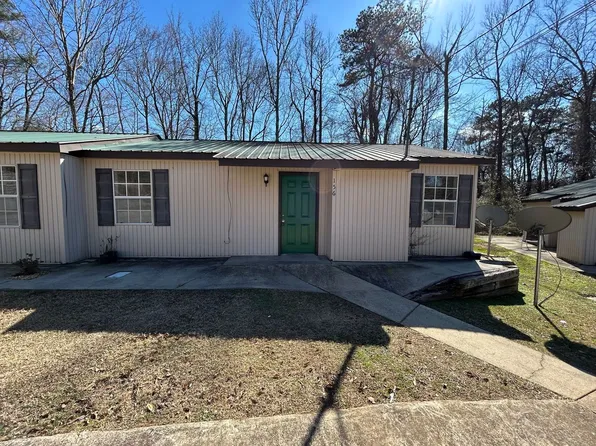 156 Bennett Cir, Carrollton, GA 30117
