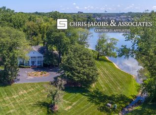 1040 Aberdeen Rd, Inverness, IL 60067