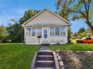 305 E Division St, Colfax, IA 50054