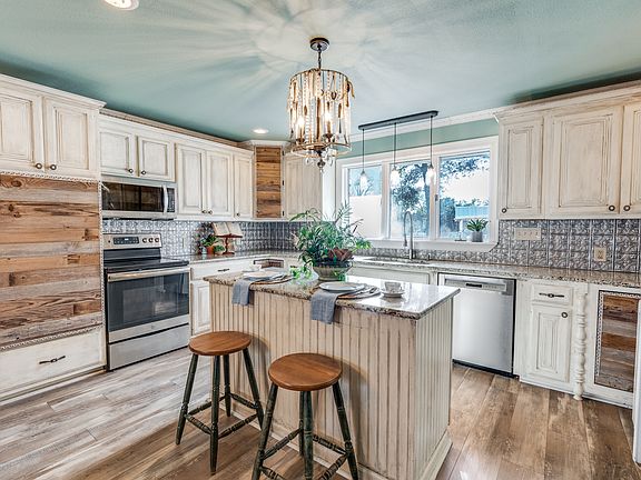 5th image of 28035 Delafield Dr #2