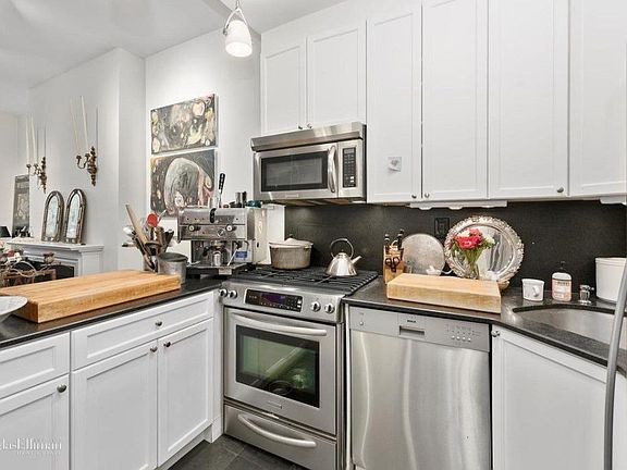 5th image of 131 E 78th St #3D